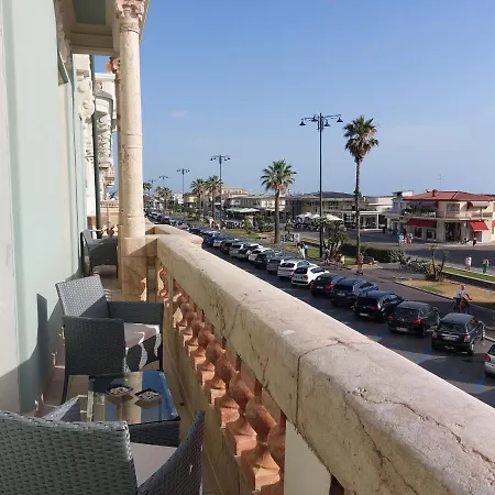 Imperiale With Sea View Lejlighed Viareggio